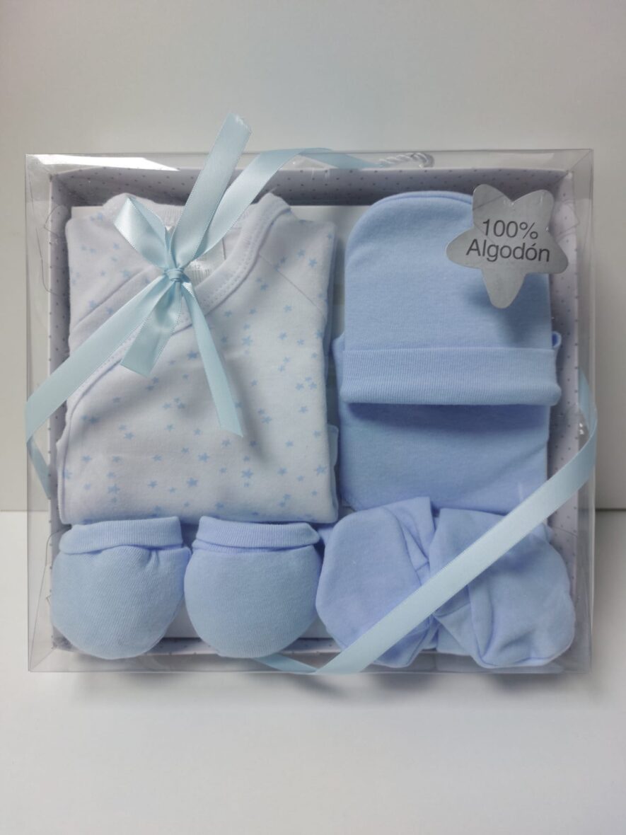 Conjunto de nacimiento azul con estrellitas
