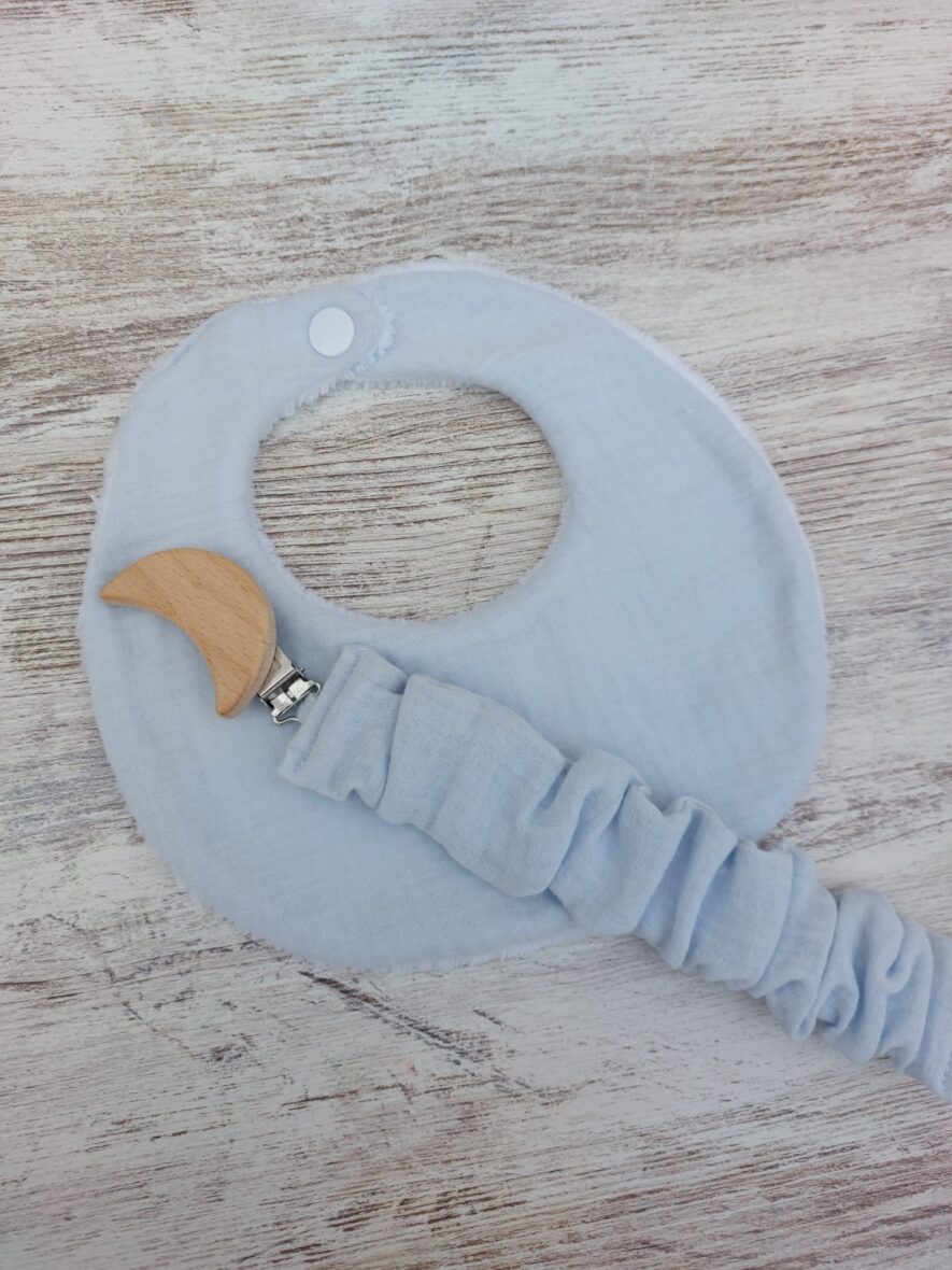 Babero y chupetero bambula azul empolvado