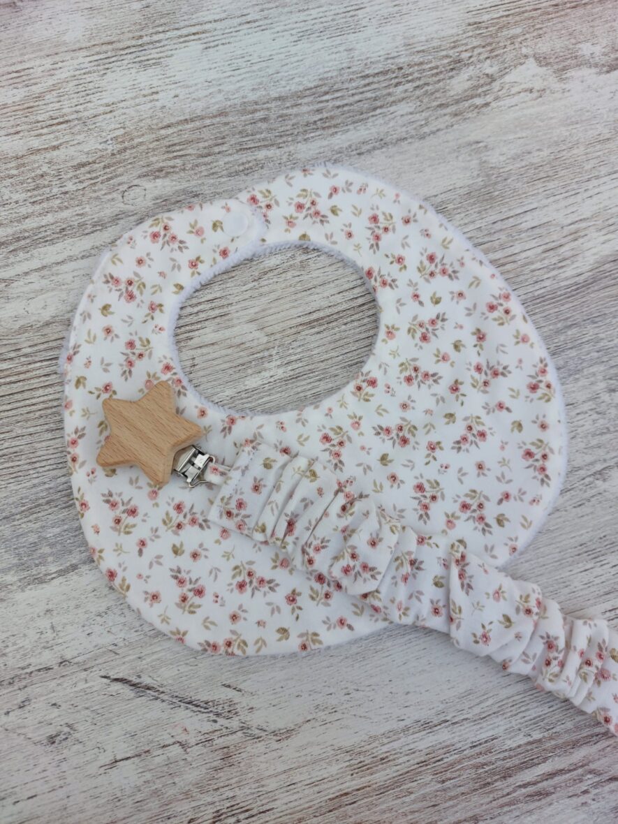 Babero y chupetero bambula ramitas